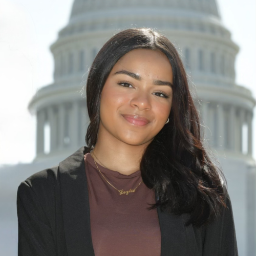 Lezlie Hilario headshot